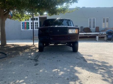 LADA (VAZ) 2107