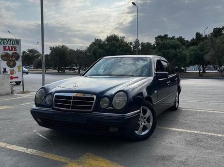 Mercedes E 200