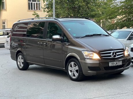 Mercedes Viano 2011