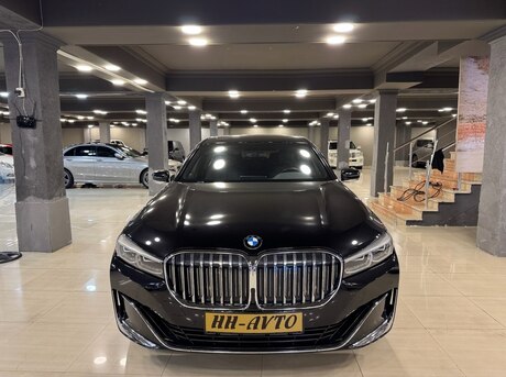 BMW 750 2019