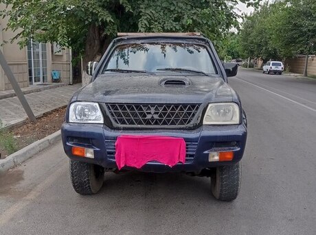 Mitsubishi L200 2003