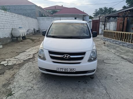 Hyundai H-1 2010