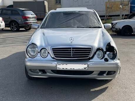 Mercedes E 320