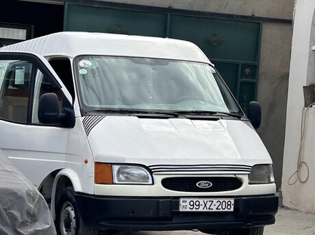 Ford Transit 2000