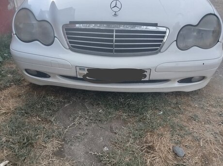Mercedes C 200
