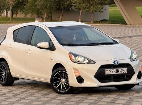 Toyota Prius C 2016