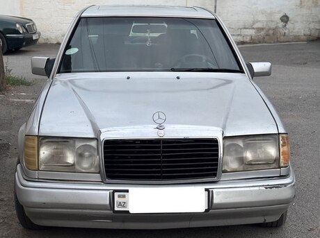 Mercedes E 200