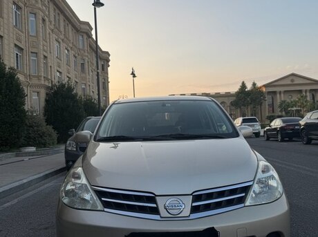 Nissan Tiida 2011