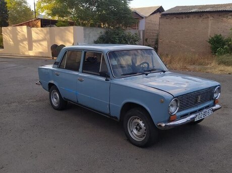 LADA (VAZ) 21011