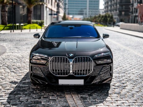 BMW 740