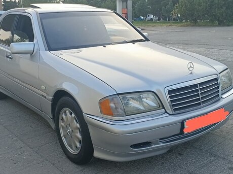 Mercedes C 200