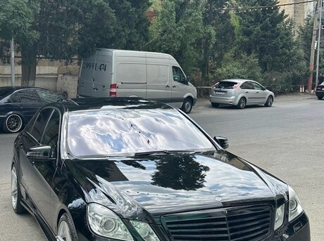Mercedes E 200