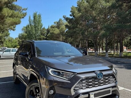 Toyota RAV4 2021