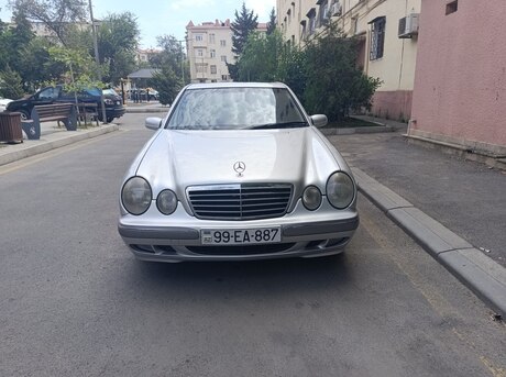 Mercedes E 220 2000