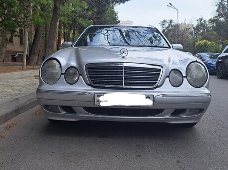 Mercedes E 220 2000