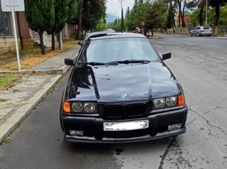 BMW 323 1995