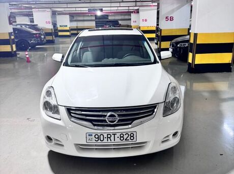 Nissan Altima 2012