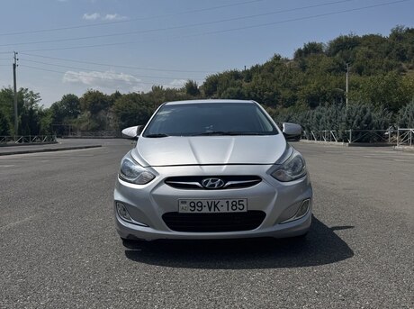 Hyundai Accent 2012