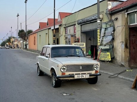 LADA (VAZ) 21011