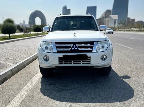 Mitsubishi Pajero 2012