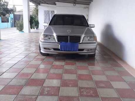 Mercedes C 230