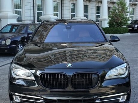BMW 750 2013