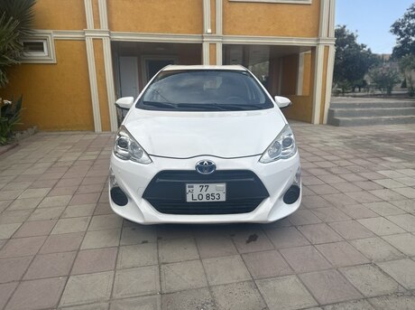 Toyota Aqua 2015