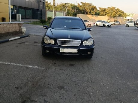 Mercedes C 200