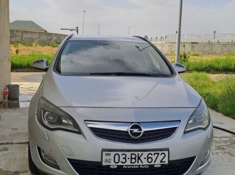 Opel Astra 2011
