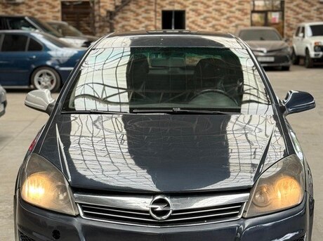 Opel Astra 2010