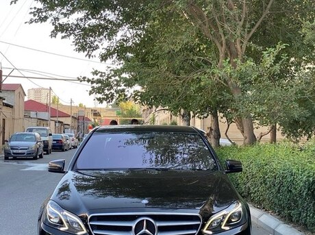 Mercedes E 200