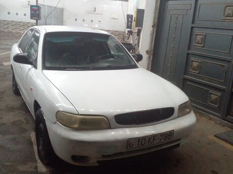 Daewoo Nubira 1998