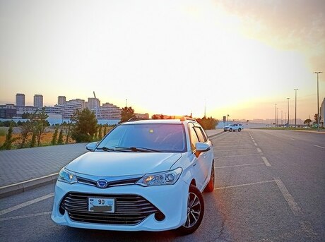 Toyota Corolla Fielder 2015