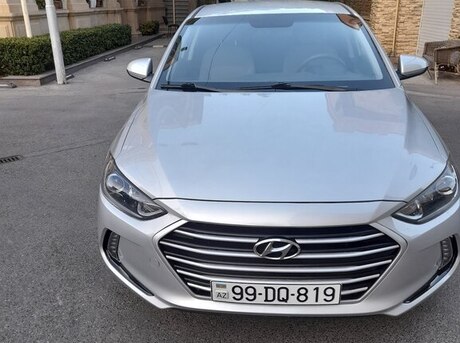 Hyundai Elantra 2018