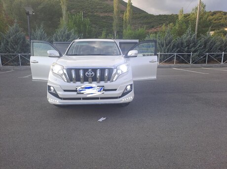 Toyota Land Cruiser Prado 2013