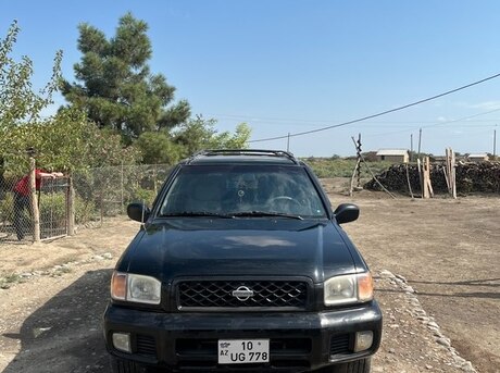 Nissan Pathfinder 2000