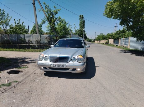 Mercedes E 240 2000