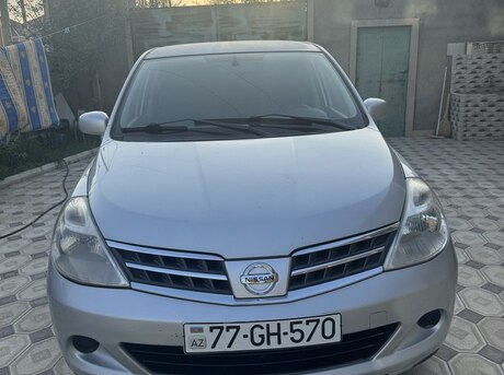 Nissan Tiida 2011