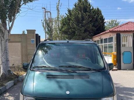 Mercedes V 220 2001