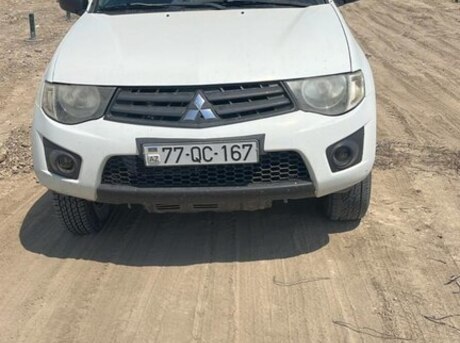 Mitsubishi L200 2015