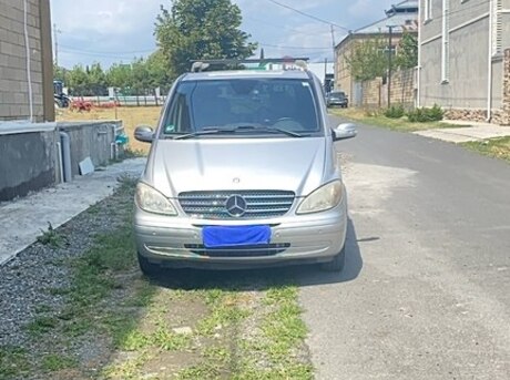 Mercedes Viano 2007