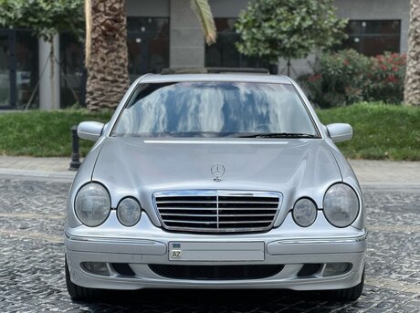 Mercedes E 220 2000