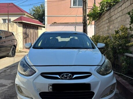 Hyundai Accent 2011