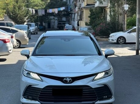 Toyota Camry 2021