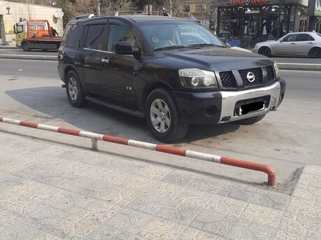 Nissan Armada 2004
