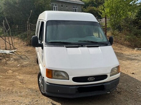 Ford Transit 2000