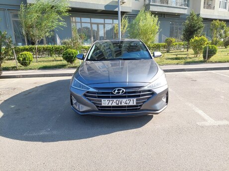 Hyundai Elantra 2019