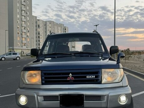 Mitsubishi Pajero io 1998