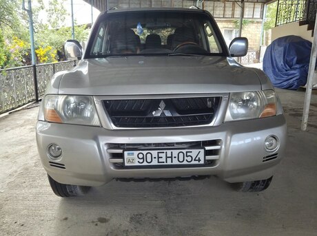 Mitsubishi Pajero 2004