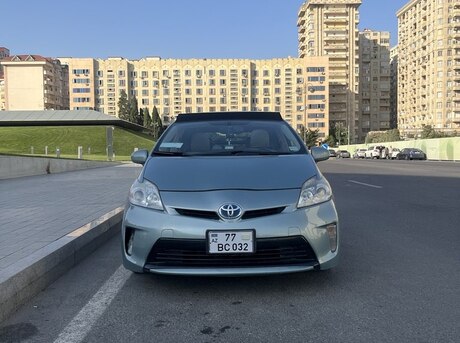 Toyota Prius 2012